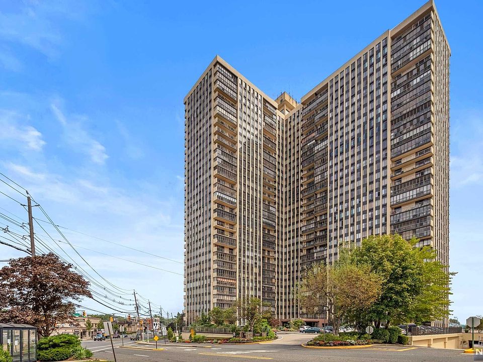 1st image of 300 Winston Dr APT L21