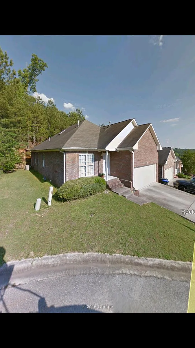 Building Photo - Rock Creek Cir