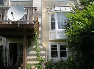 5731 Edgewater Oak Ct, Burke, VA 22015