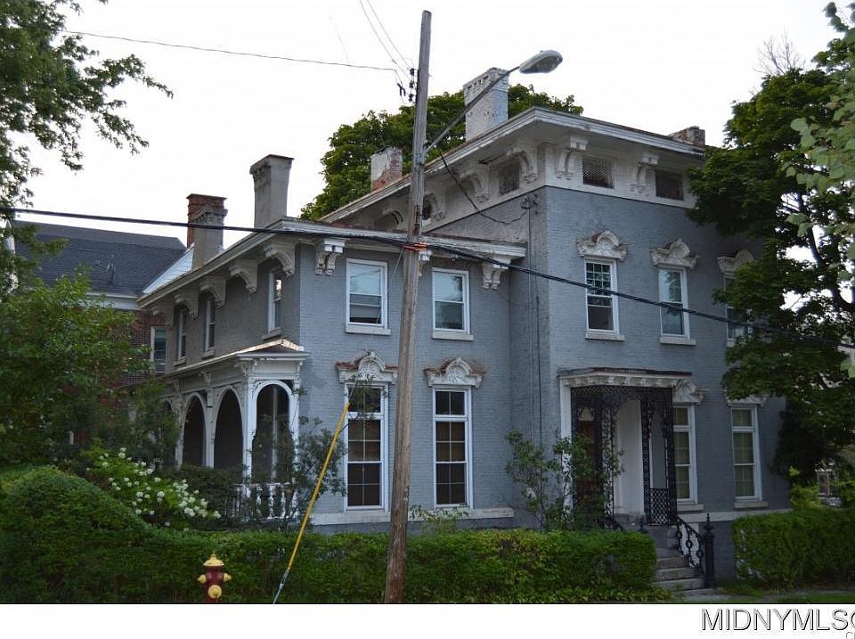 2nd image of 914 John St