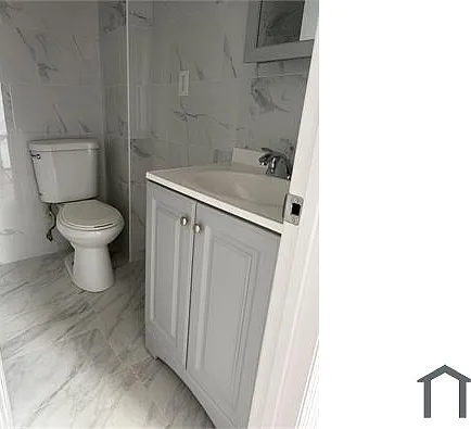 1632 Taylor Ave #3 — Photo 2