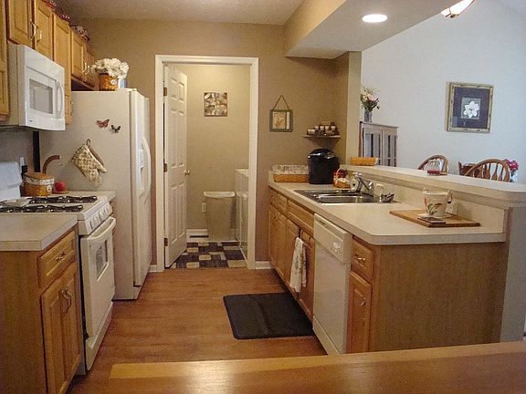 Kitchen & Pantry