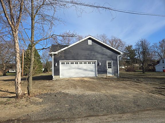 4th image of 3865 Amidon Ave