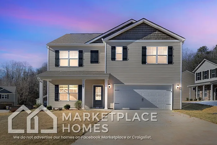 4 bed, 2.5 bath, 2806 sqft, $2,295 — Photo 1