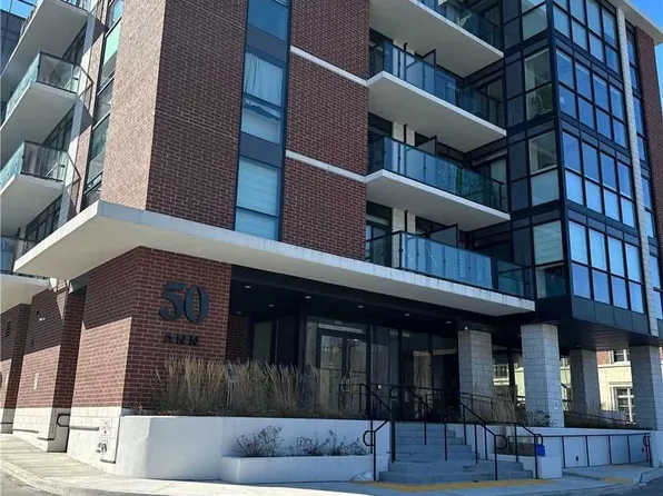 50 Ann St #213, Caledon, ON L7E 4G5