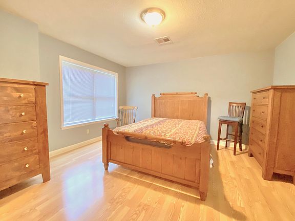4th image of 35550 Granite Dr