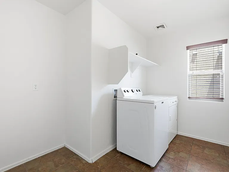 306 S Cactus St — Photo 22