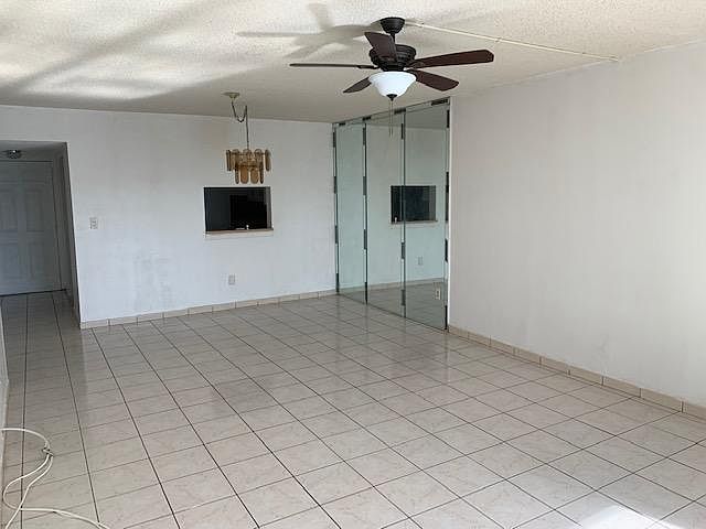 1st image of 2850 Somerset Dr APT 304L