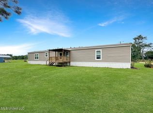 925 Bilbo Rd, Lumberton, MS 39455