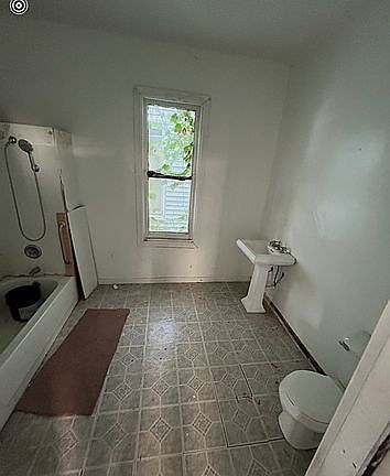5th image of 4421 Canton Ave