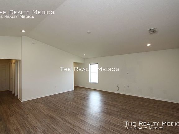 4th image of 361 Pentas Ln