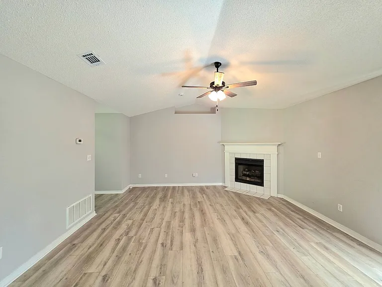 4324 Bayou Ridge Dr — Photo 2