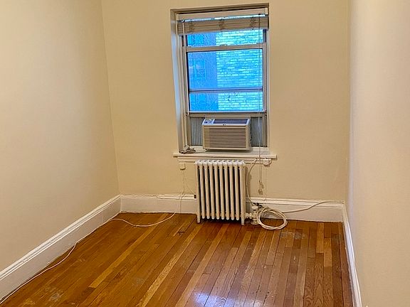 5th image of 131 E 35th St #5B