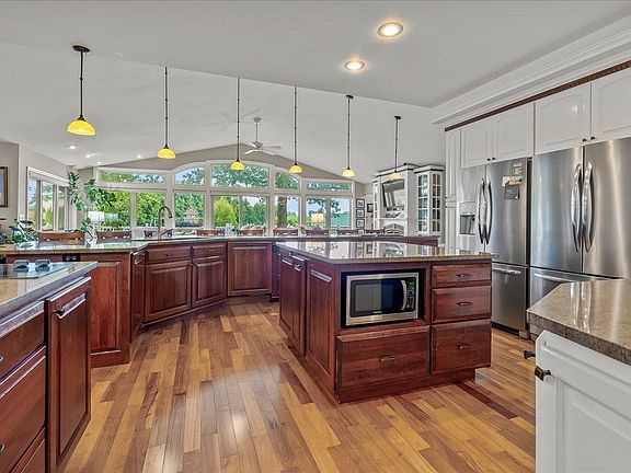 5th image of 3606 Skyview Dr