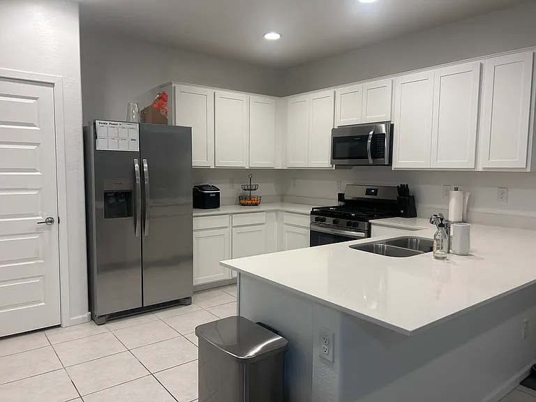 32308 N Bradley Pl — Photo 9