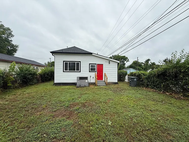 1901 Walker Ave — Photo 12