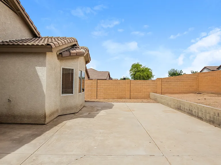 12610 W Myer Ln — Photo 15