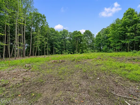 7888 N Territorial Rd, Dexter, MI 48130