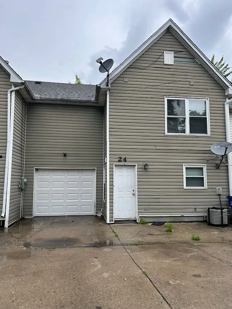 18-26 HOLT — Photo 2