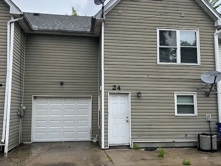 18-26 Holt St — Photo 2