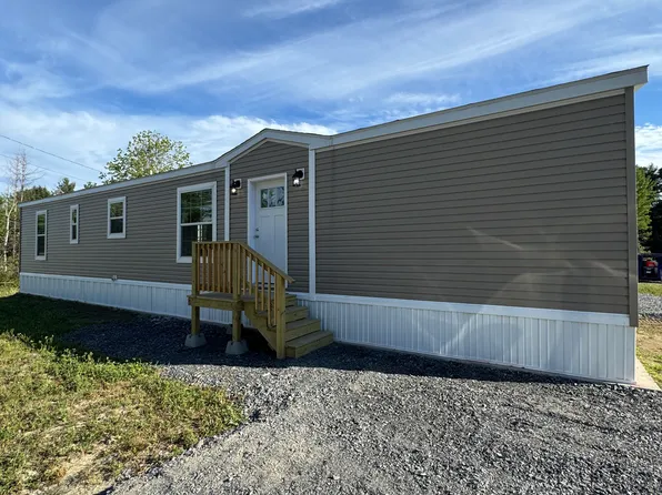 2 Valerie Ln, Waterville, ME 04901