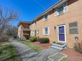 910 Elmwood Dr, Hudson, NH 03051