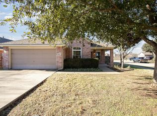 9117 Trail Blazer Dr, Fort Worth, TX 76131