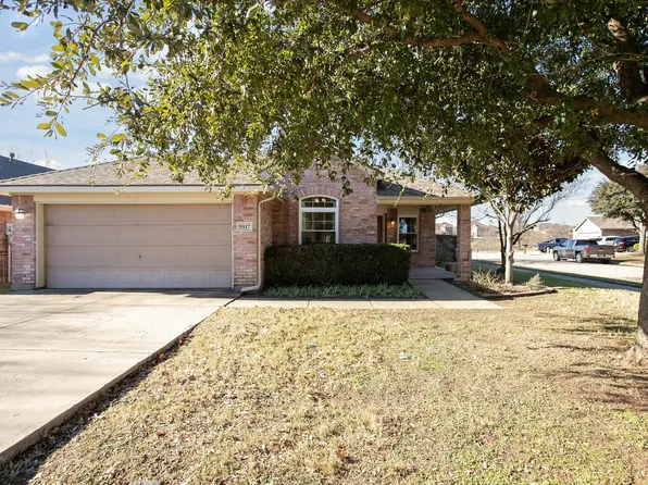 9117 Trail Blazer Dr, Fort Worth, TX 76131