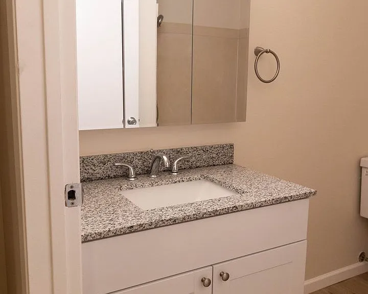 Willow Creek Apartments — Photo 21