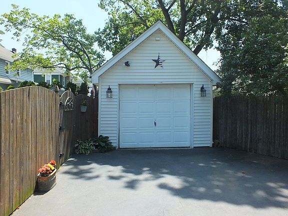 DETACHED GARAGE FITS 2 CARS