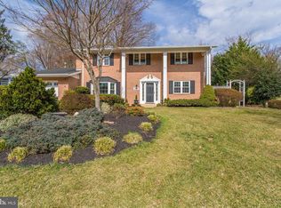 5247 Pommeroy Dr, Fairfax, VA 22032