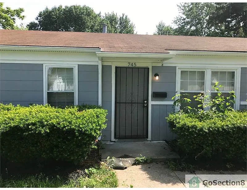 745 Saint Norbert Dr photo 1