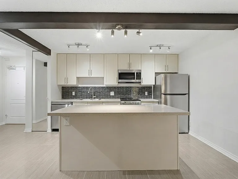 2012 Fullerton Ave #218 — Photo 9
