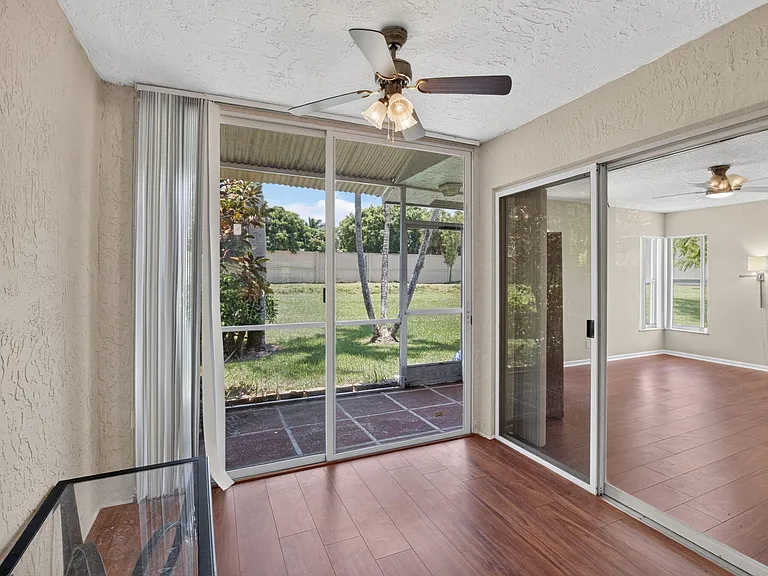 8108 Summer Shores Dr — Photo 15