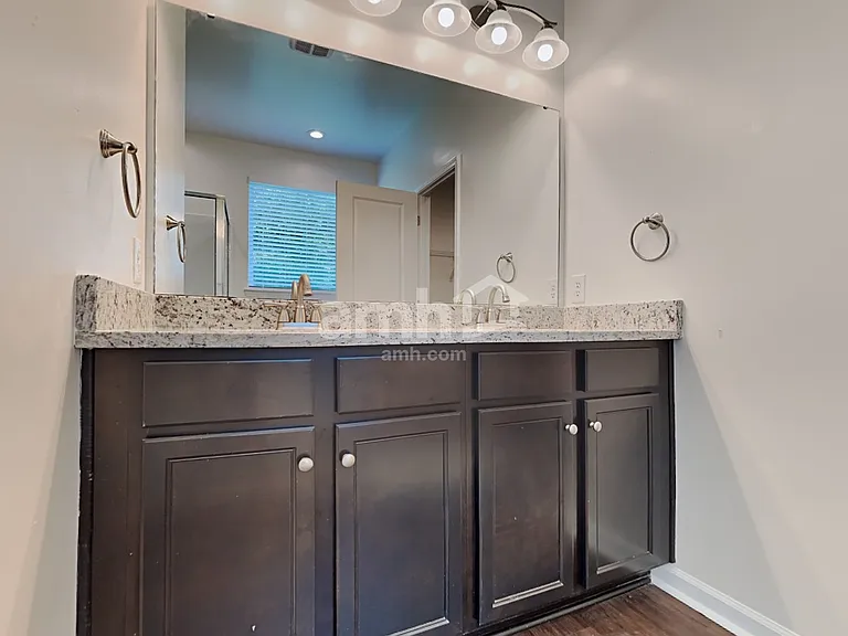 109 Orleans Ct — Photo 10