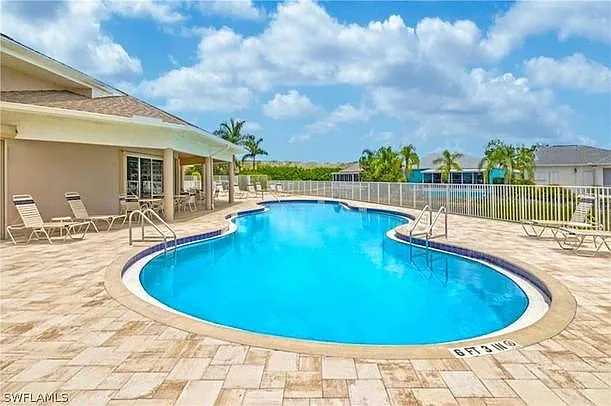 Island Club pool- open dawn to dusk