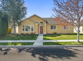 561 Cherokee St, Richland, WA 99352