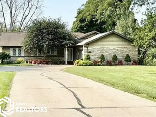 1608 W Lincoln Way, Marshalltown, IA 50158