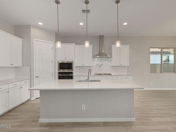 4th image of 40323 W MICHAELS Drive