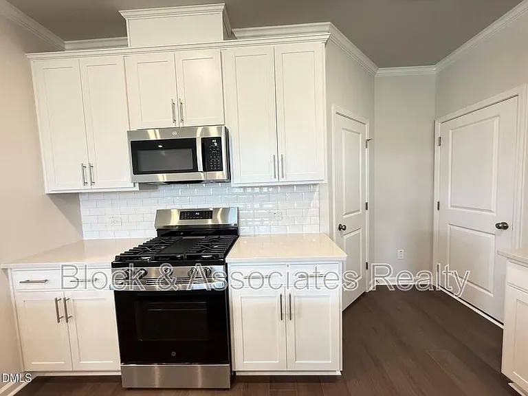304 Marmalade Sky Ln — Photo 7