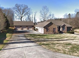7521 Pelleaux Rd, Knoxville, TN 37938