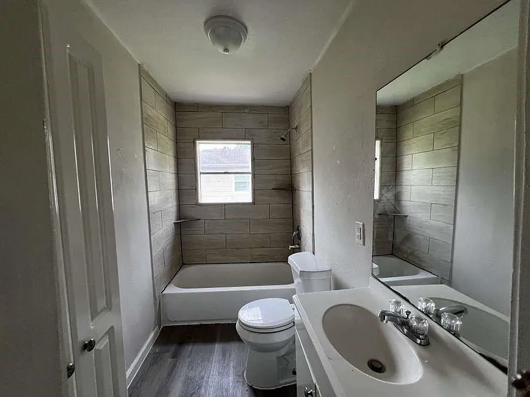 8606 Prairie View Dr — Photo 15