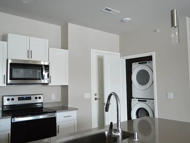 Mammoth Springs Apartments & Townhomes — Photo 73