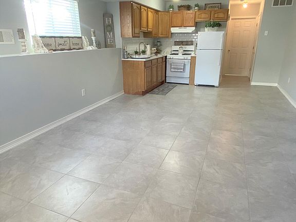 5th image of 20 Bentley Ln Floor 1