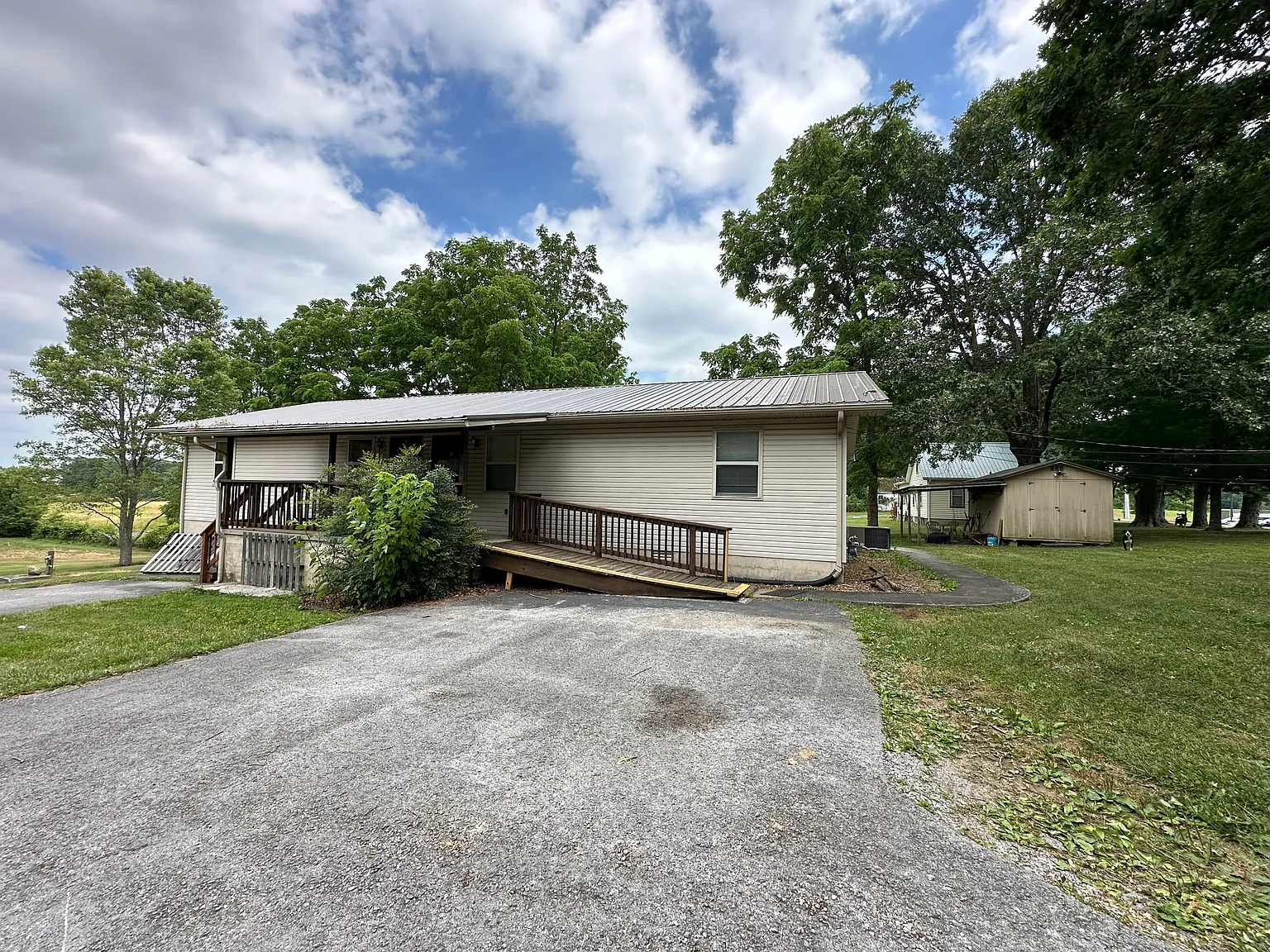 2 bed, 900 sqft, $1,100 — Photo 2