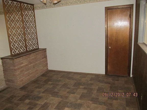 3rd image of 1417 E Cardwell St