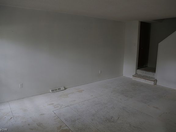 4th image of 2786 Mull Ave APT C