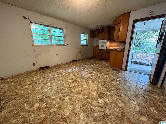 3rd image of 1914 3rd St NW