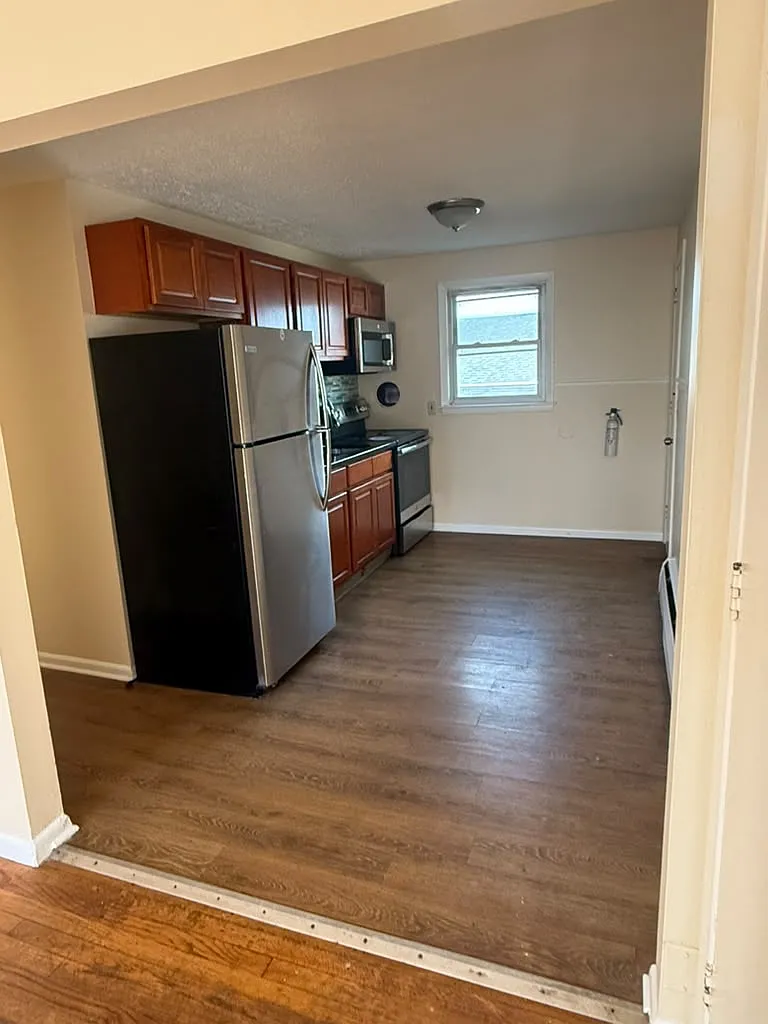 161 W Spring St — Photo 1