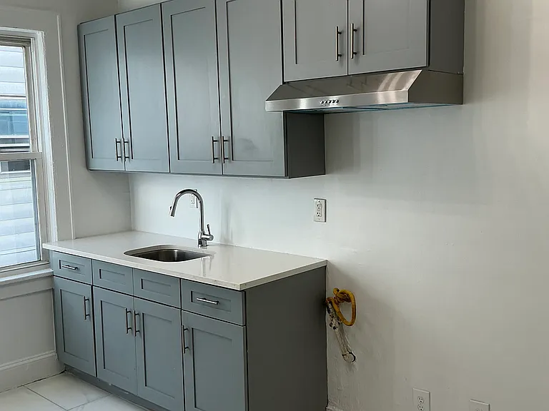 319 Vermont Ave — Photo 5